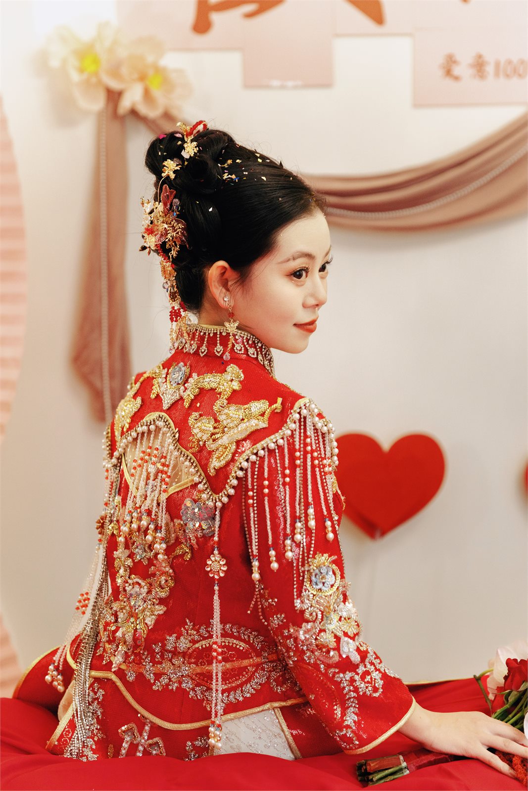 皮皮穿中式礼服回眸